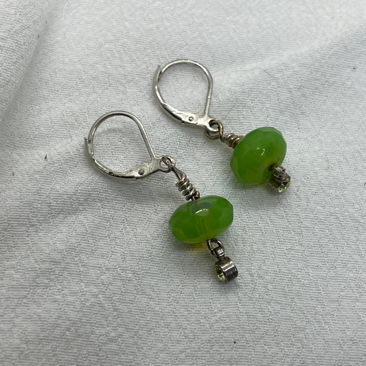 Sølv brioche med facetteret grøn Krystal