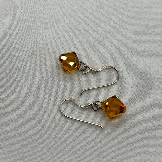 Sølv ørekroge med orange Krystal