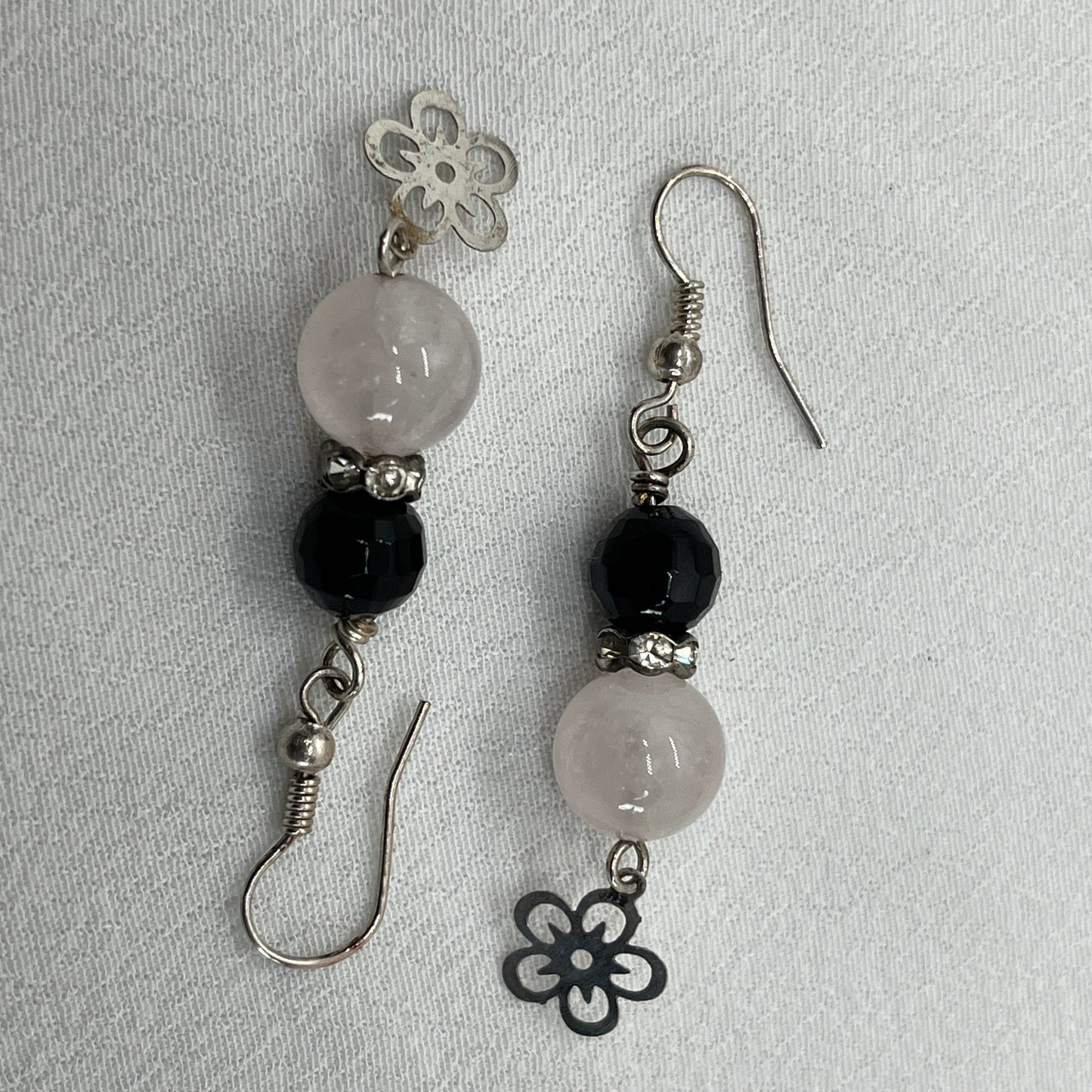 Ørekrog i sølv med sort Onyx og Rosenkvarts