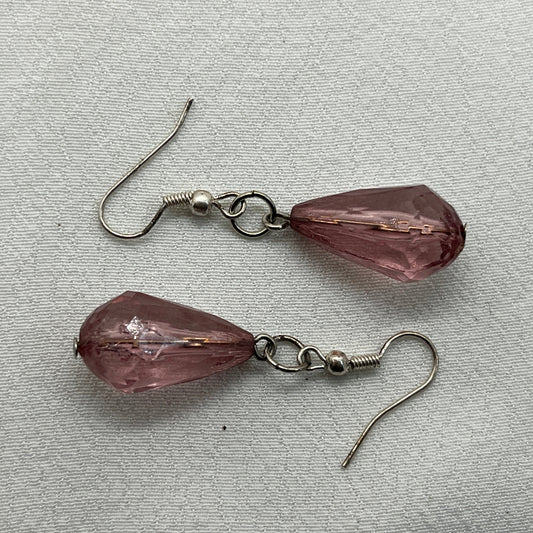 Sølv øreringe med fin rosa dråbe