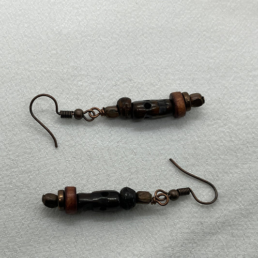 Kobber øreringe med Tigerøje kranie