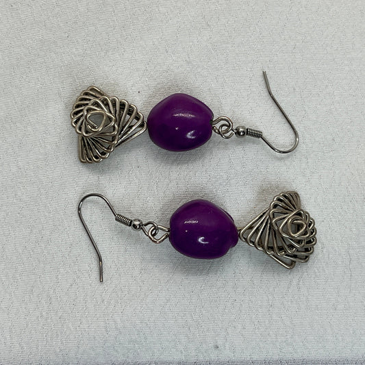 Sølv øreringe med spiraler og lilla perler