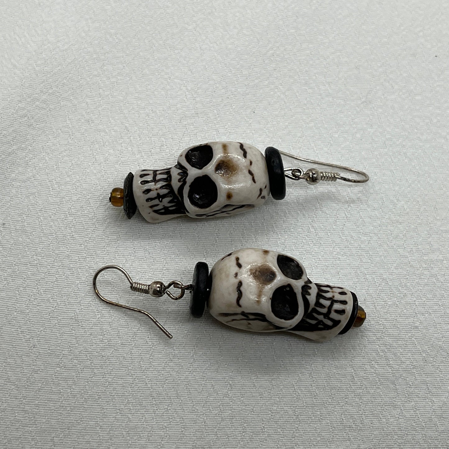 Halloween sølv øreringe med stort kranium