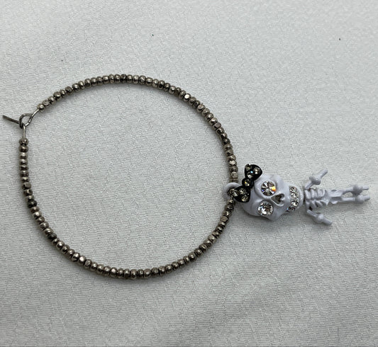 Halloween single hoop med hvidt skelet