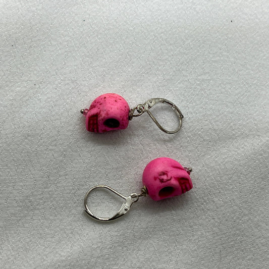 Halloween brioche øreringe i sølv med pink kranium