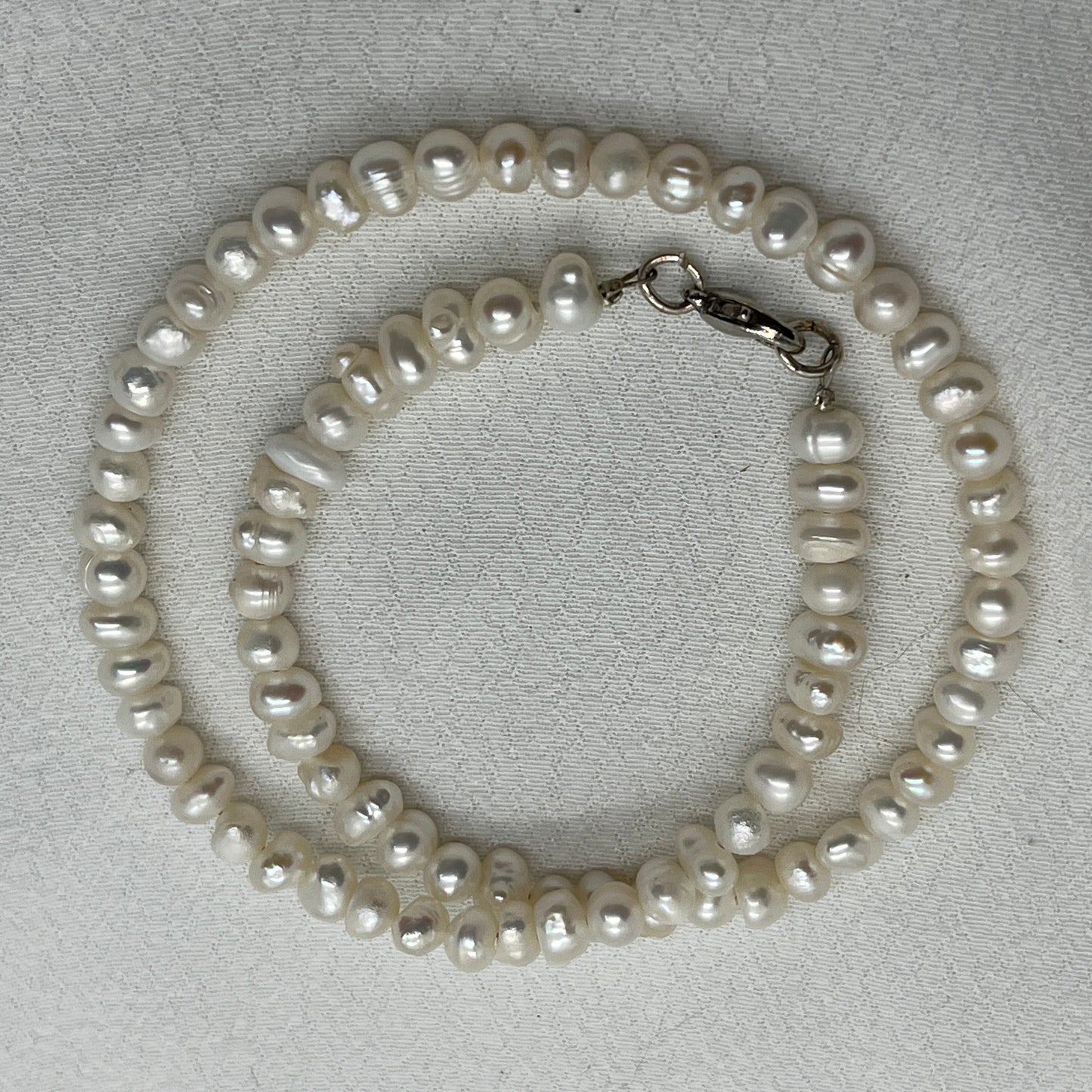 Smukke Ferskvandsperler som armbånd eller collier