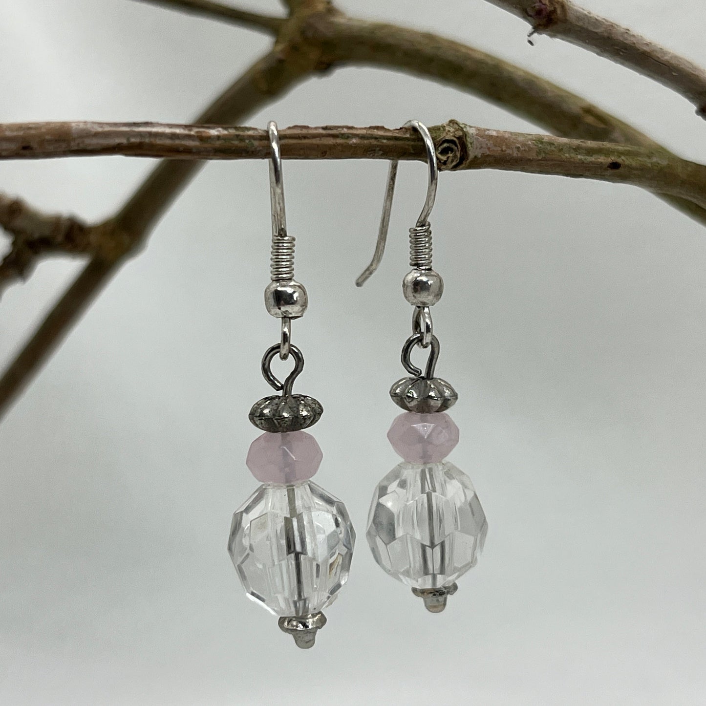 Sølv ørekrog med facetteret lyserød Kvarts