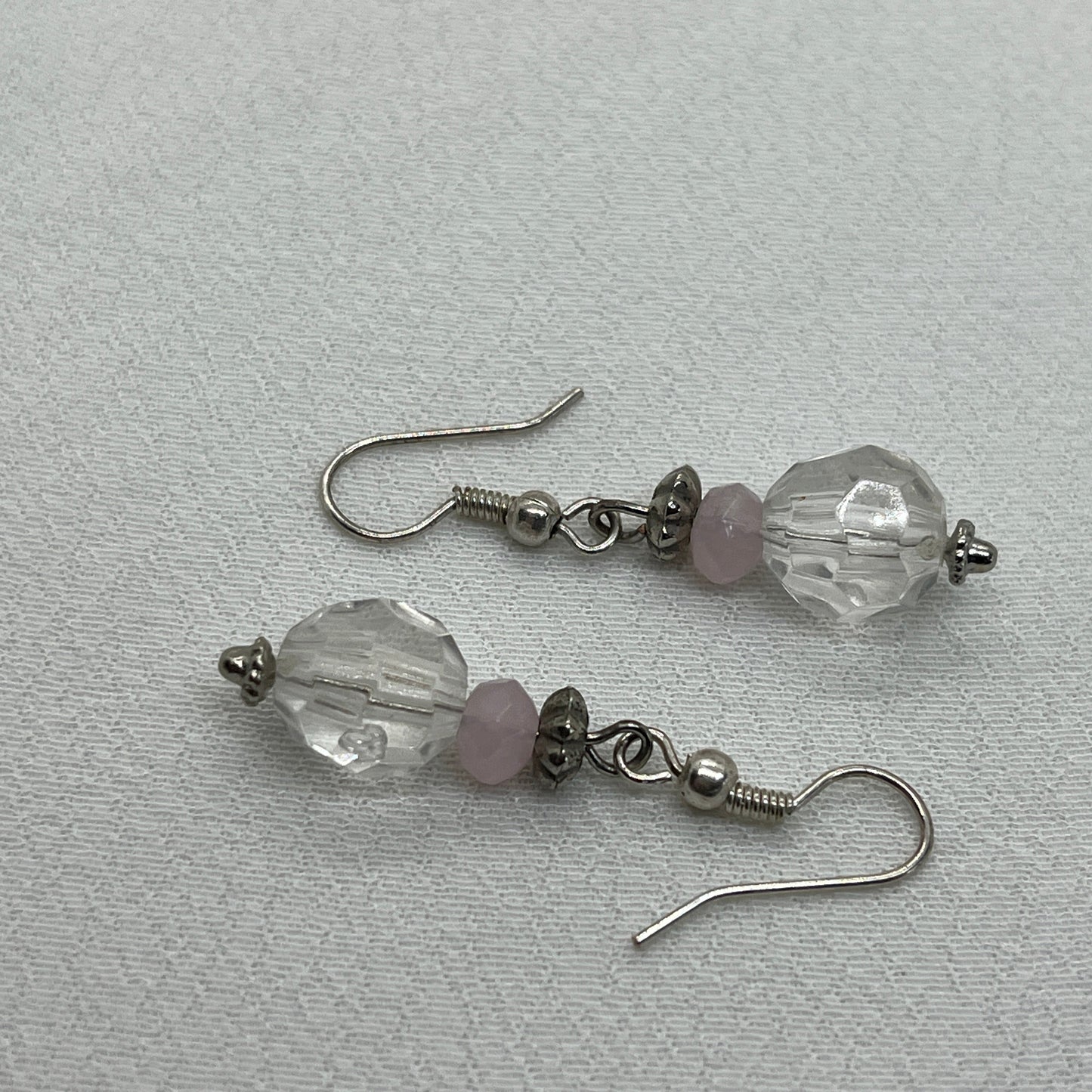 Sølv ørekrog med facetteret lyserød Kvarts