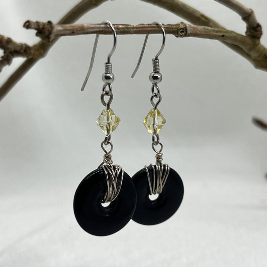 Øreringe i sølv med sort vedhæng