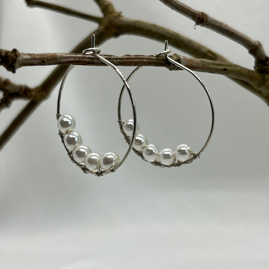 Sølv creoler med ferskvandsperler