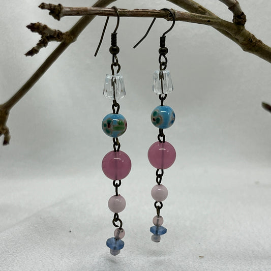 Øreringe i oxideret messing med langt vedhæng