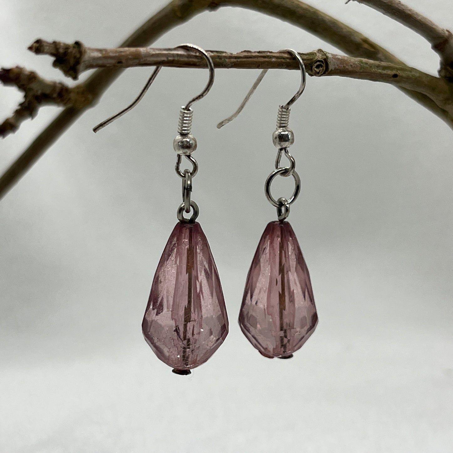 Sølv øreringe med fin rosa dråbe