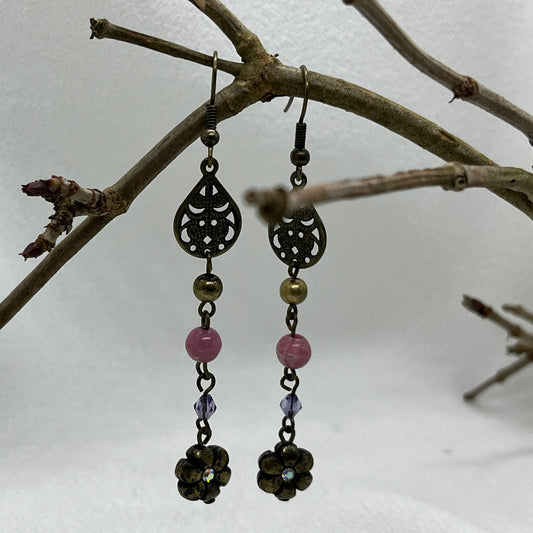 Ørering i antik messing med langt vedhæng