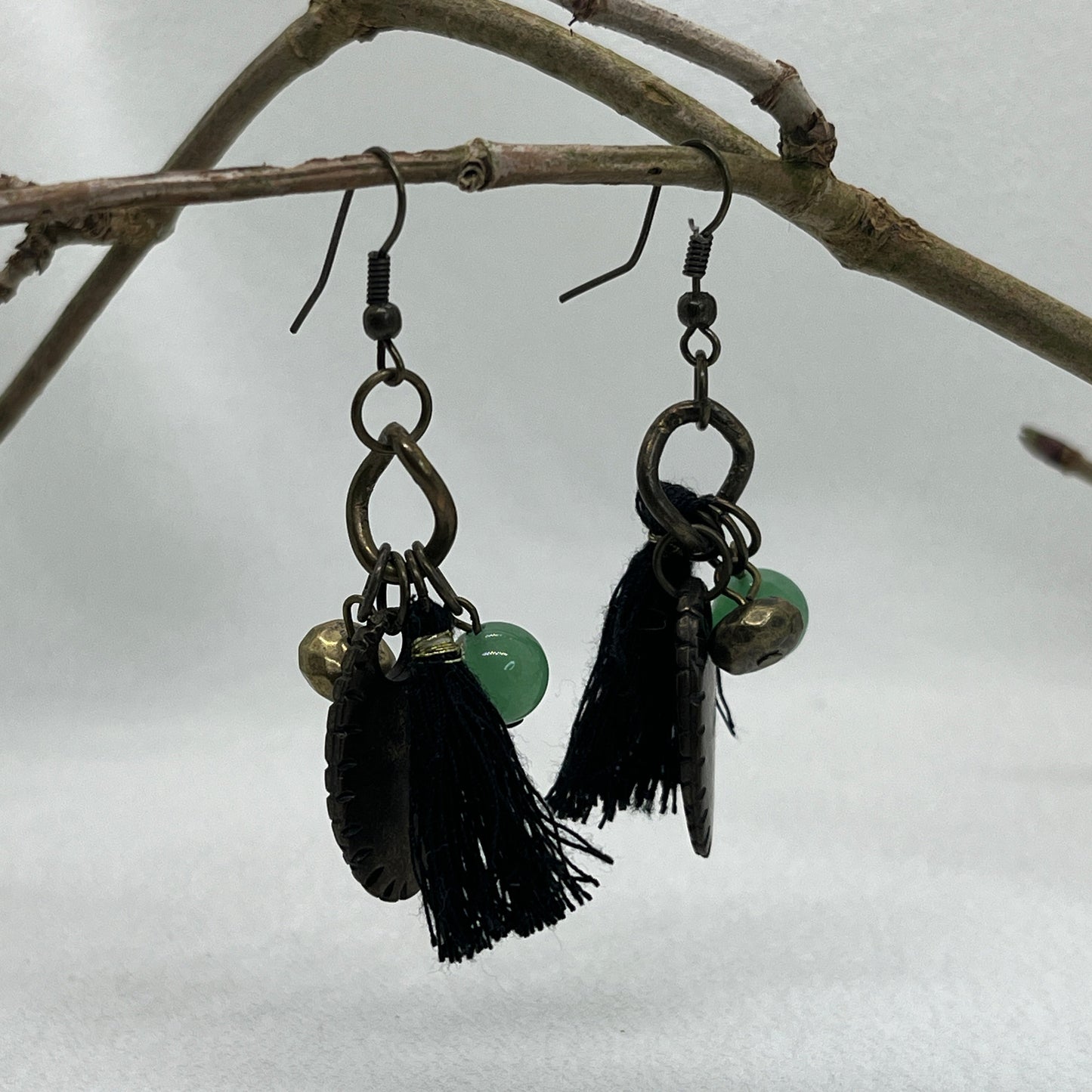 Antik messing ørering med kvast