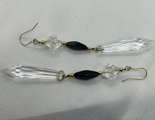 Øreringe i messing med prismer