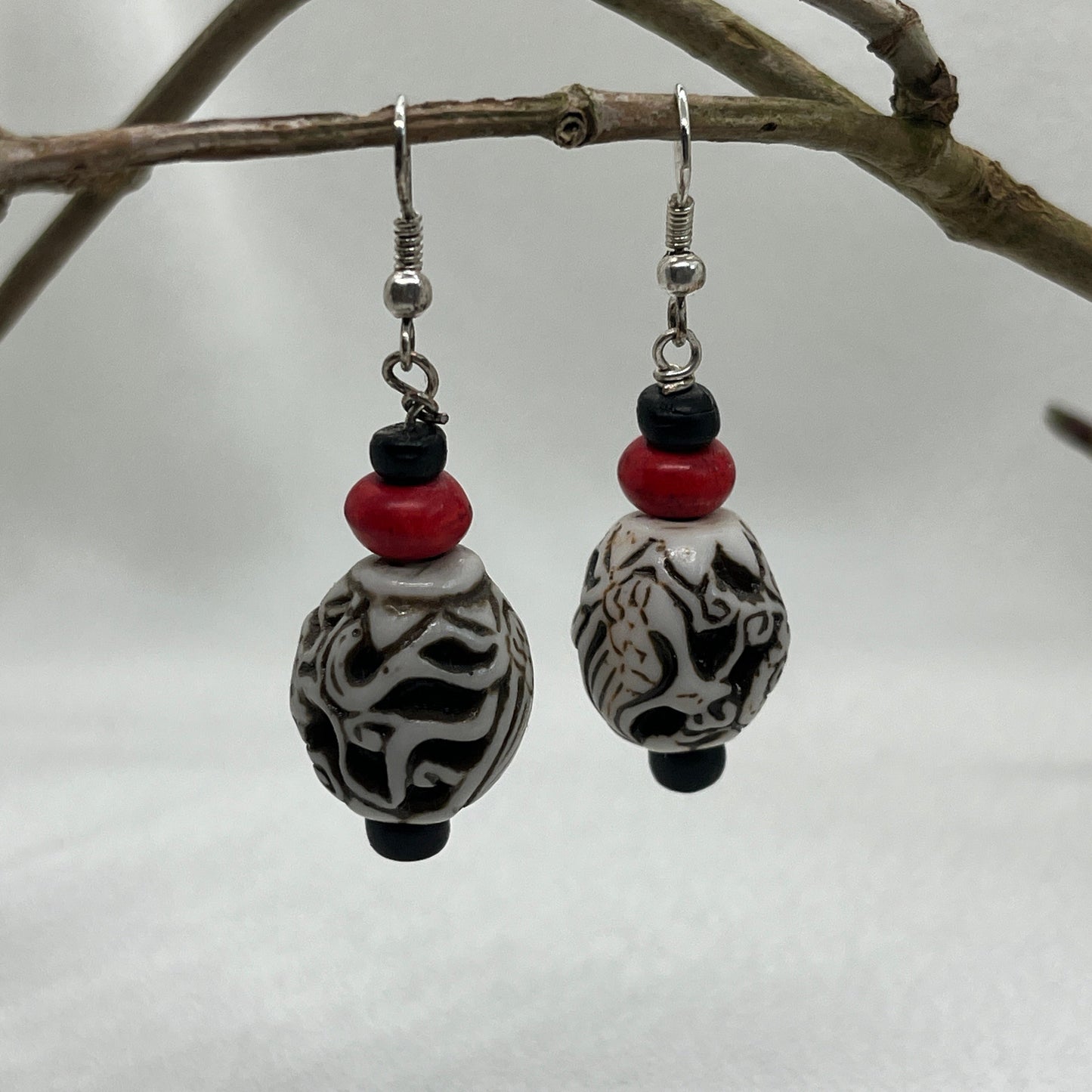 Sølv øreringe med arabesk perle