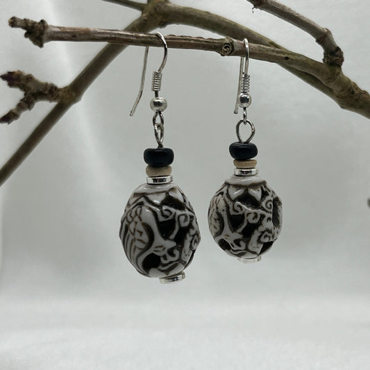 Sølv øreringe med arabesk perle