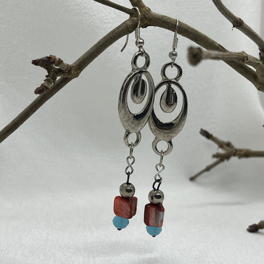 Sølv øreringe med specielt sølv vedhæng