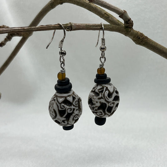 Sølv øreringe med arabesk perle