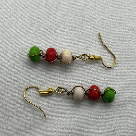 Messing øreringe med 3 på stribe