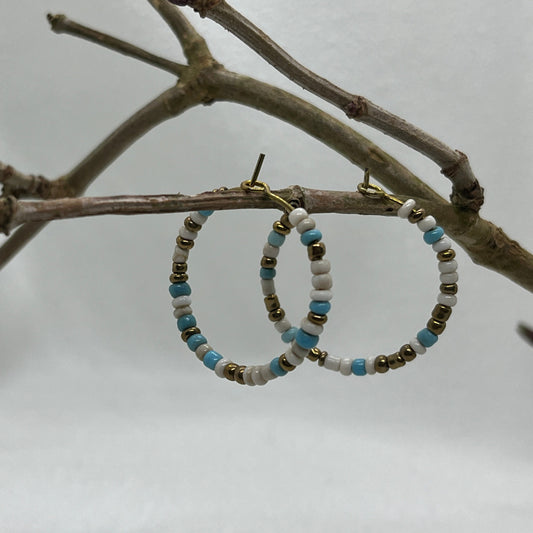 Messing hoops med seedbeads