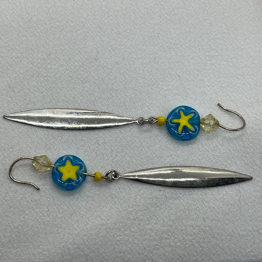 Sølv øreringe med blå stjerneperle