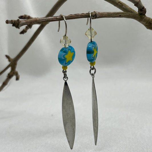 Sølv øreringe med blå stjerneperle