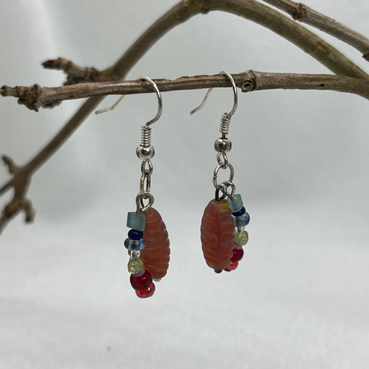 Sølv øreringe og multi farvespil