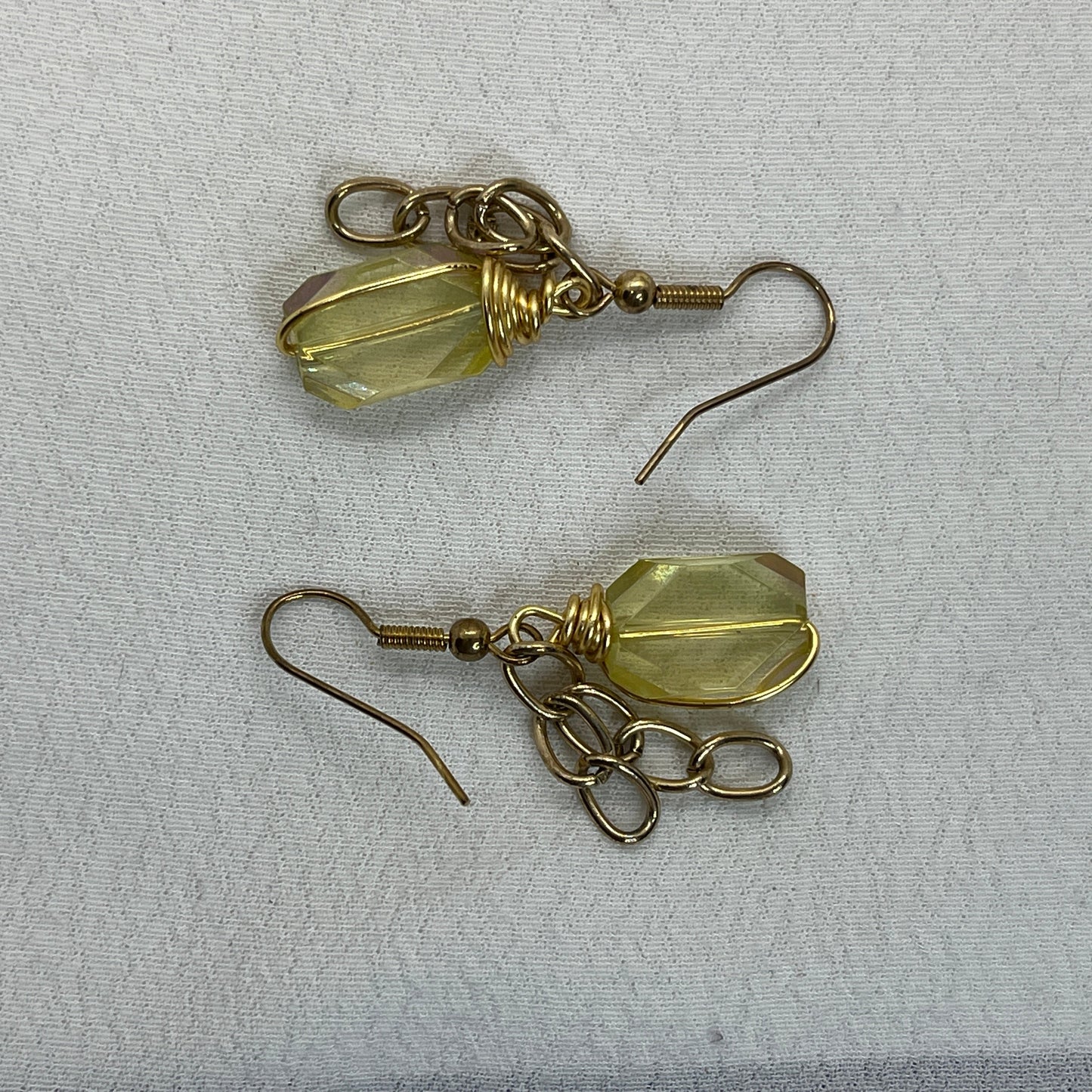 Messing øreringe og gul-guld