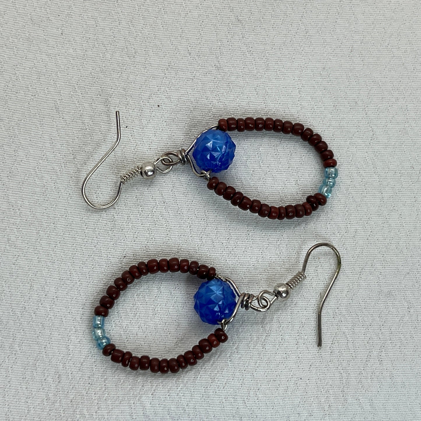 Sølv øreringe med seedbeads