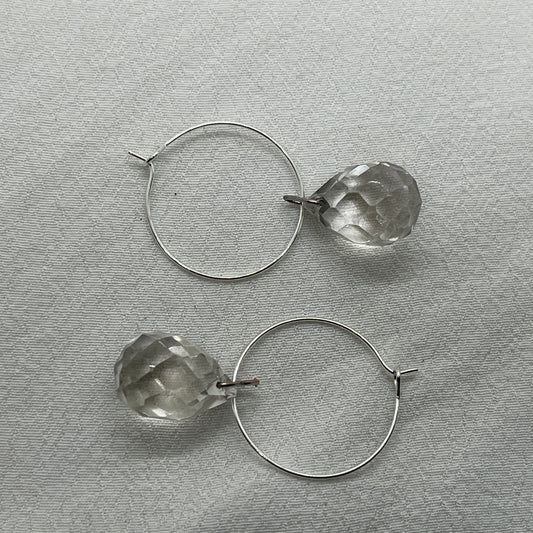 Hoops i sølv med stor Krystal