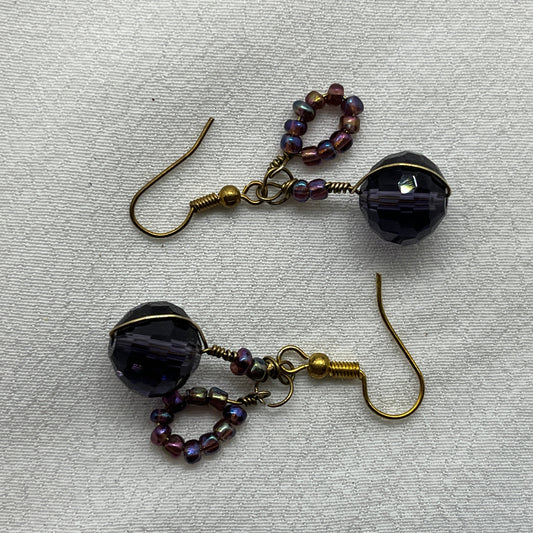 Messing ørering med stor Ametyst