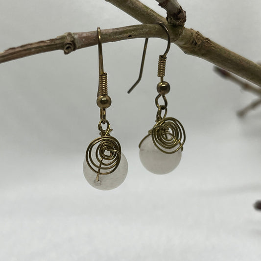 Messing øreringe med Rosenkvarts