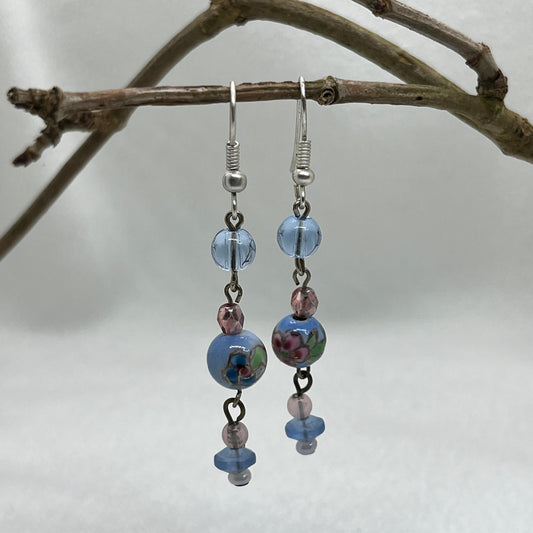 Sølv øreringe med blå og rosa perler
