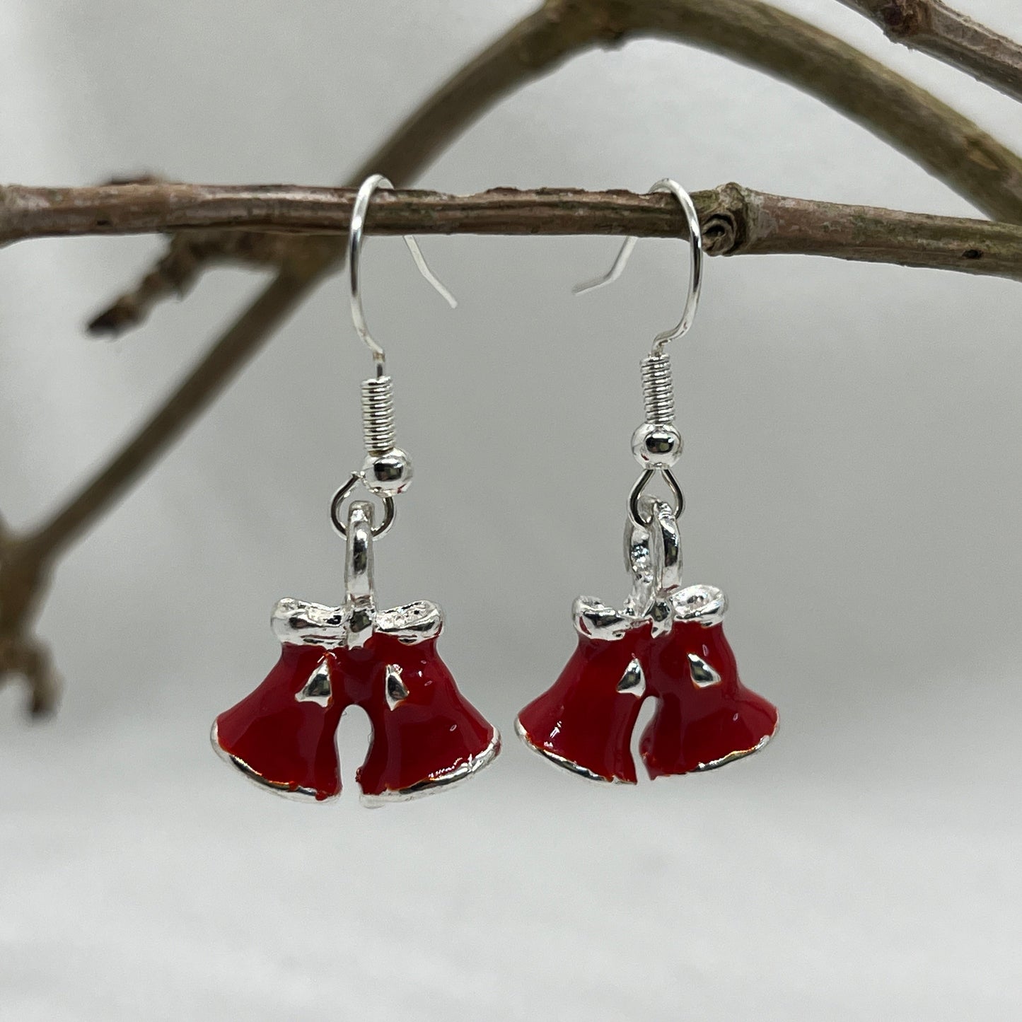 Røde juleklokker på sølv ørering