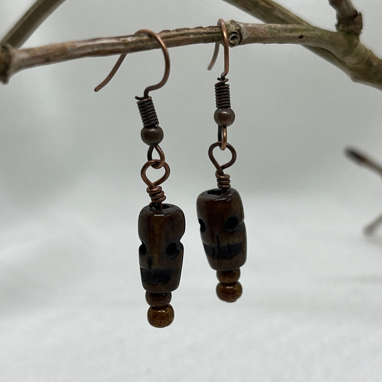 Halloween øreringe i kobber med Tigerøje kranium