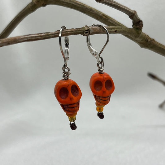 Halloween brioche øreringe i sølv med orange kranium