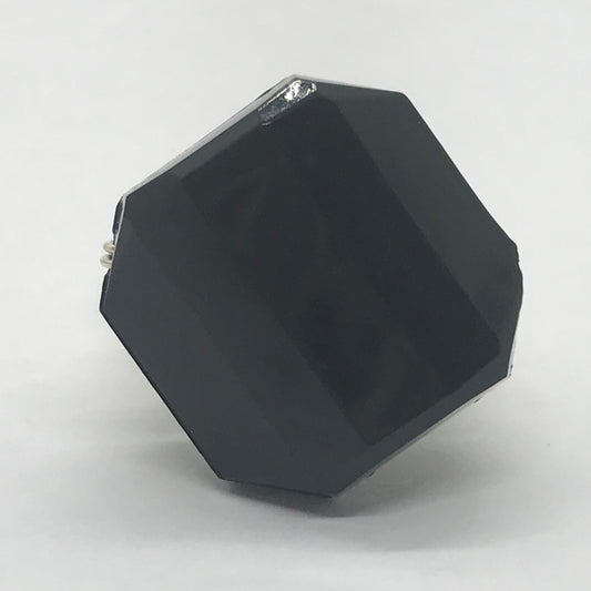 Sølvring med sort akrylperle